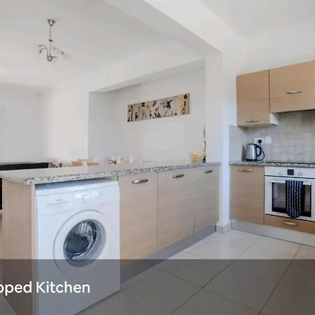 Spacious And Modern 2 Bed In Apartment Peyia