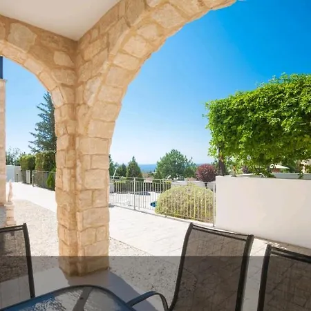 Apartment Spacious And Modern 2 Bed In