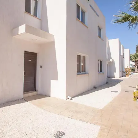 Spacious And Modern 2 Bed In Peja